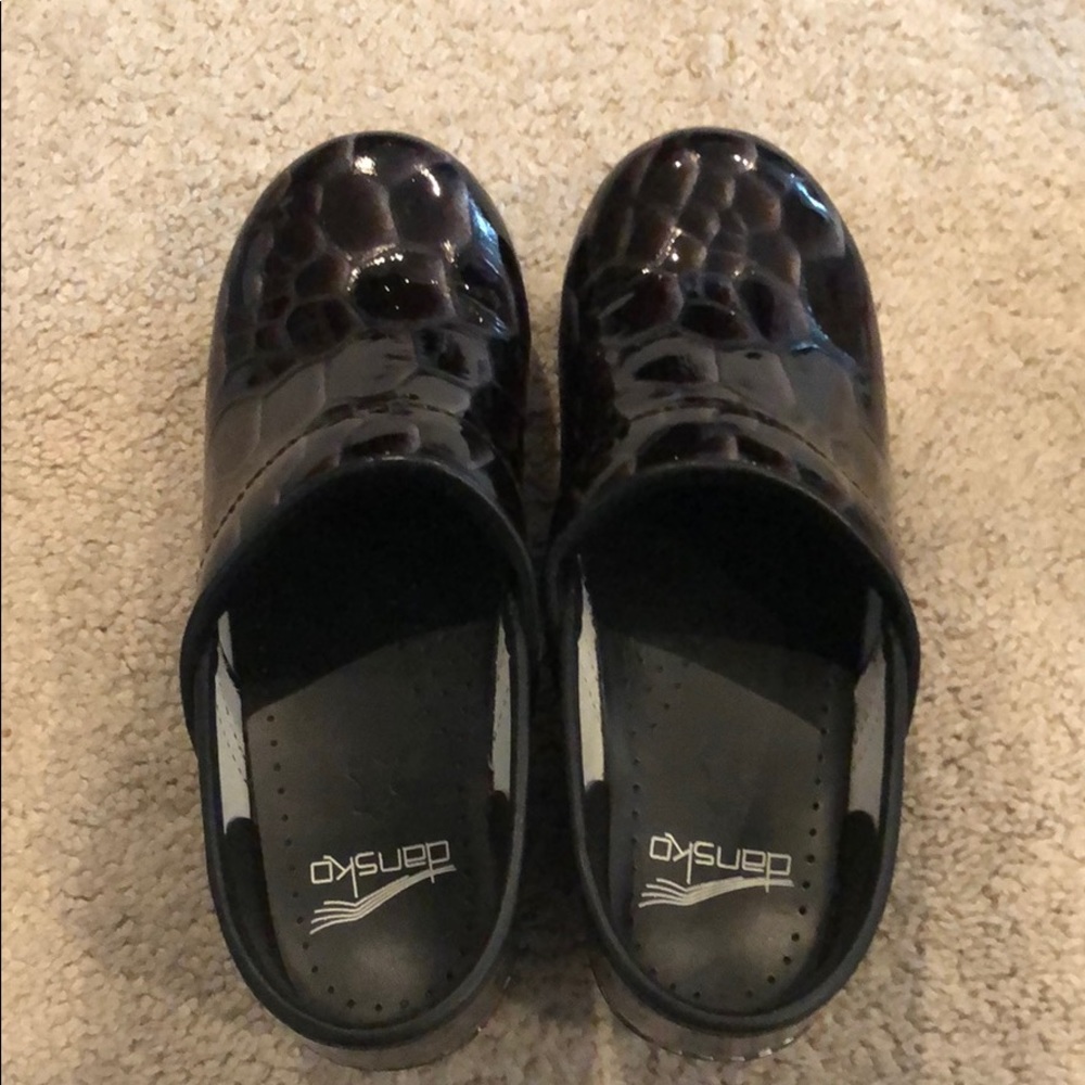Dansko snake skin nursing shoes